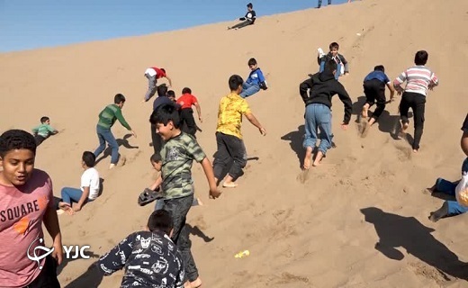 پاییز پرخاطره دانش آموزان بافقی در کویر+تصویر