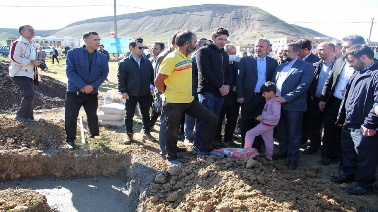 آغاز ساخت ۱۸ مسکن ویلایی تک واحدی در شهر گرمی