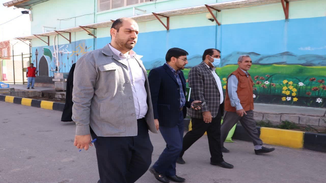 اینجا معتادان پاک دیگران را برای ترک هدایت می کنند