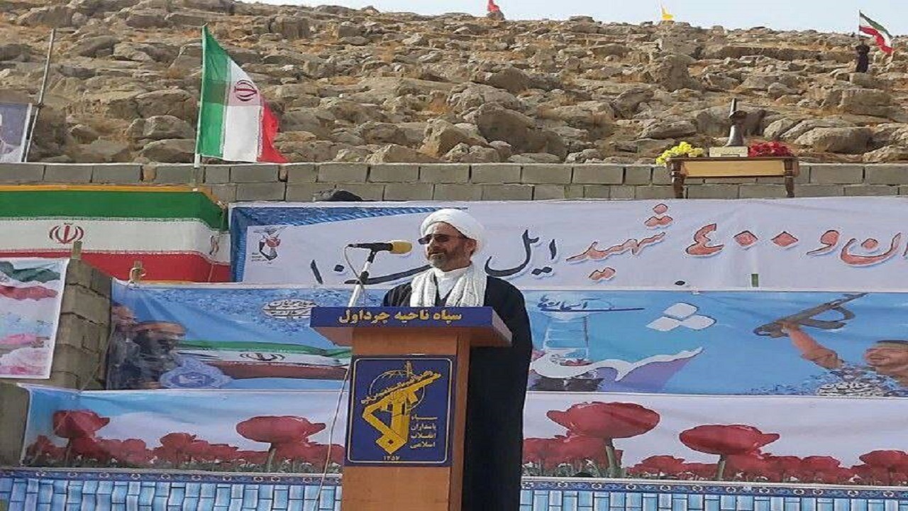 درخت انقلاب با خون شهدا هر روز تنومندتر از قبل می‌شود