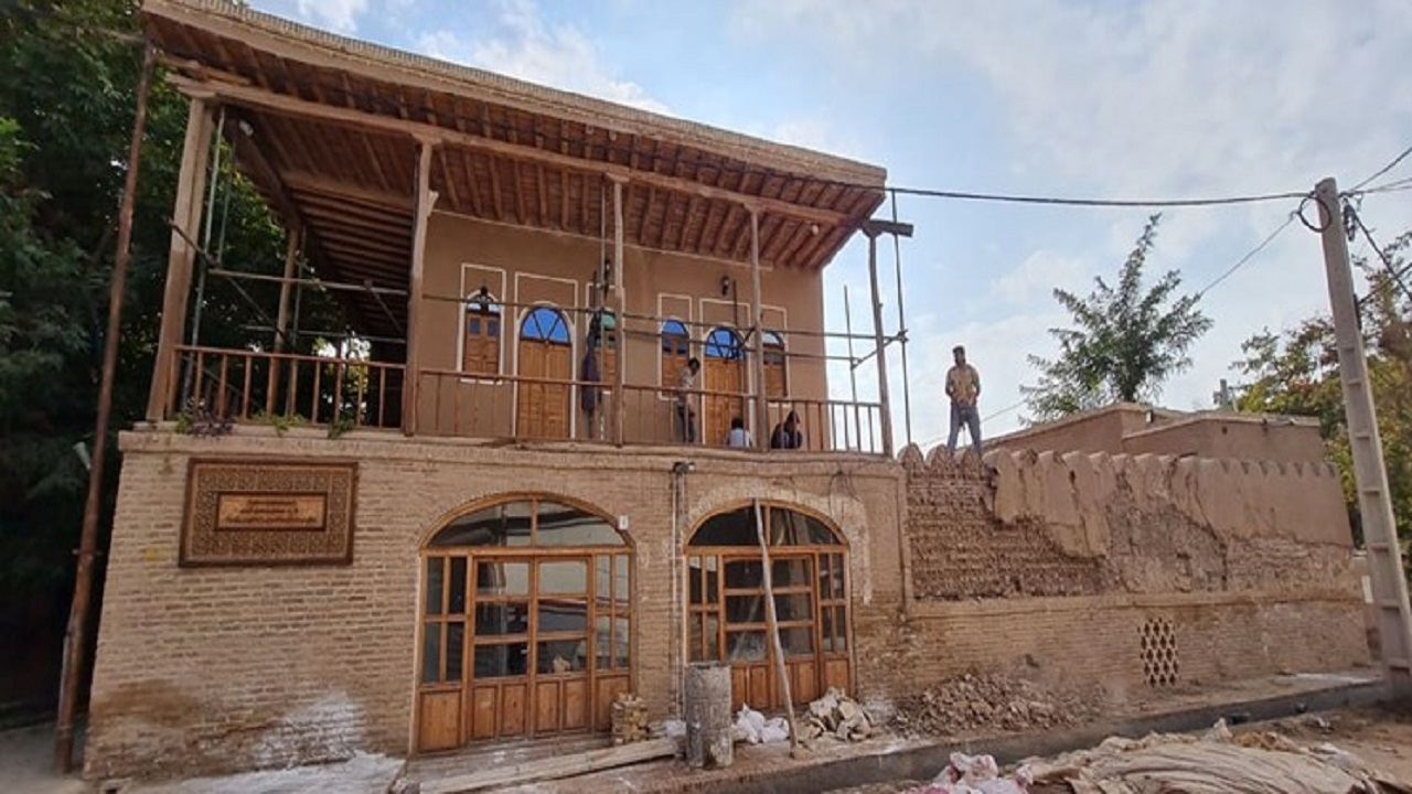مرمت عمارت آقایان و کاروانسرای شاه عباسی میامی