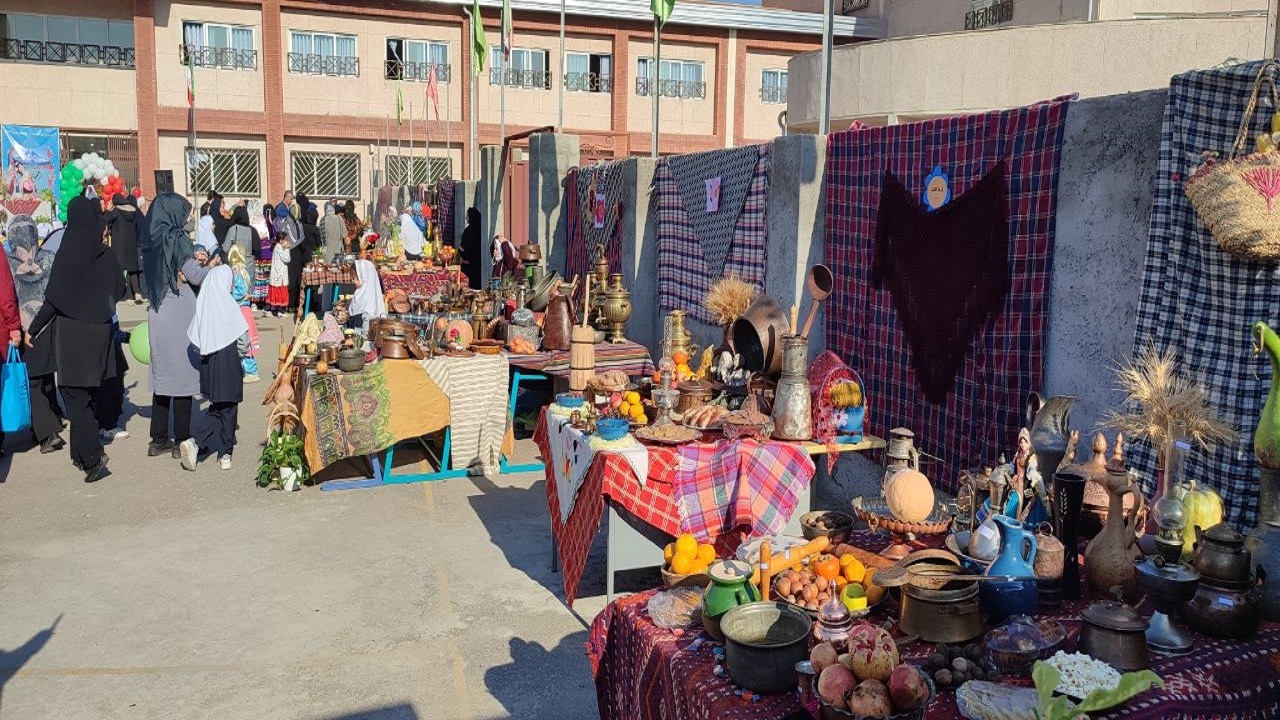 برپایی ۱۰۰ نمایشگاه در مدارس