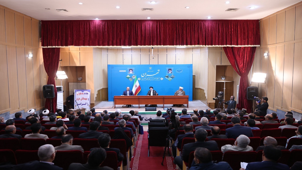 وظیفه مسئولان تلاش مضاعف برای گره گشایی از زندگی مردم است