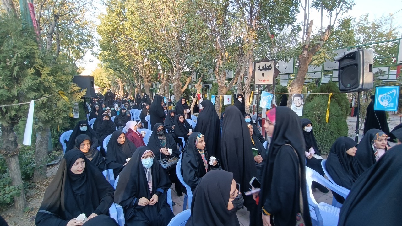 حضور چشمگیر دختران چادری در ویژه برنامه لشکر فرشتگان اراک