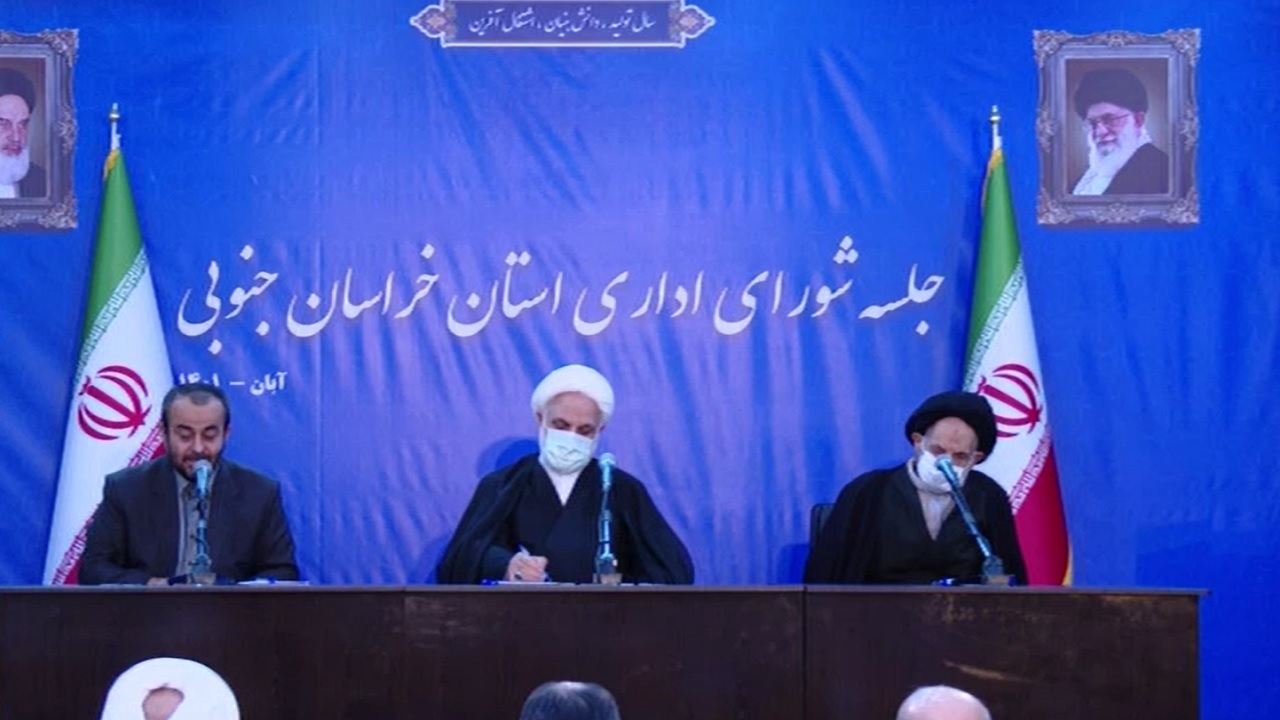 ضرورت پیروی از دین در حکومت الهی/ سنگ پراکنی دشمن به سمت انقلاب