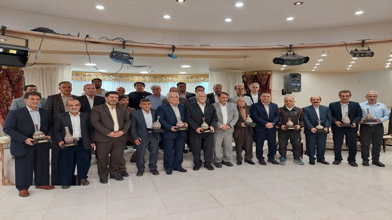 پیشکسوتان کشتی قم تجلیل شدند
