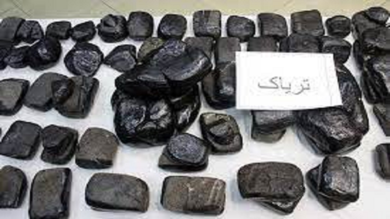 زمینگیر شدن قاچاقچی مواد مخدر در خاتم