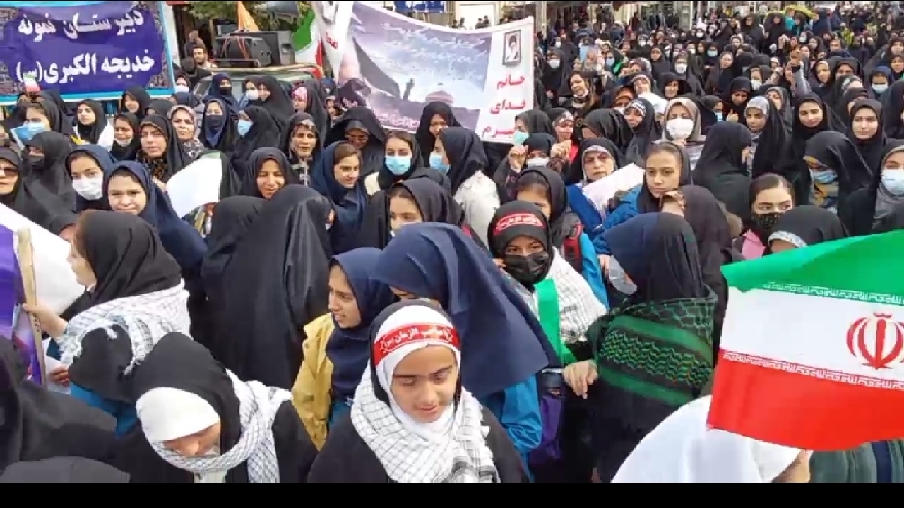 اجتماع بانوان قروه ای در محکومیت آشوبگران