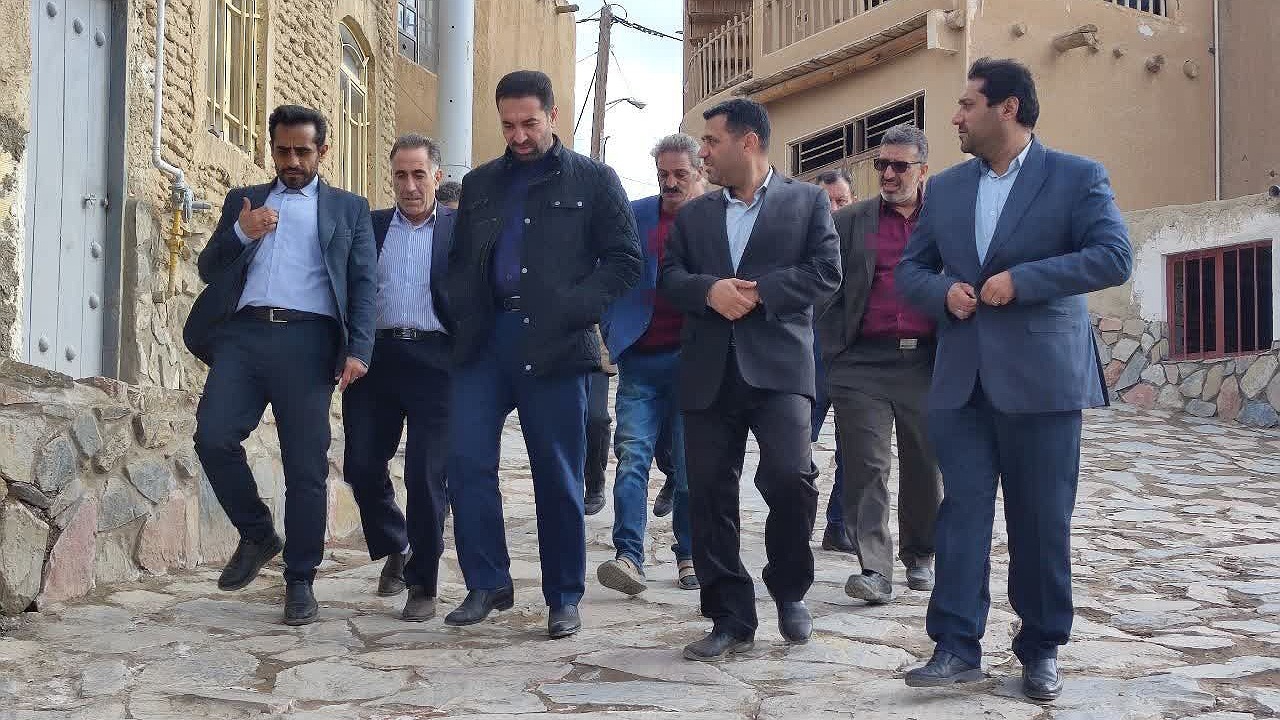 برزک نمونه بارز یک کهن باغ‌شهر پویا است