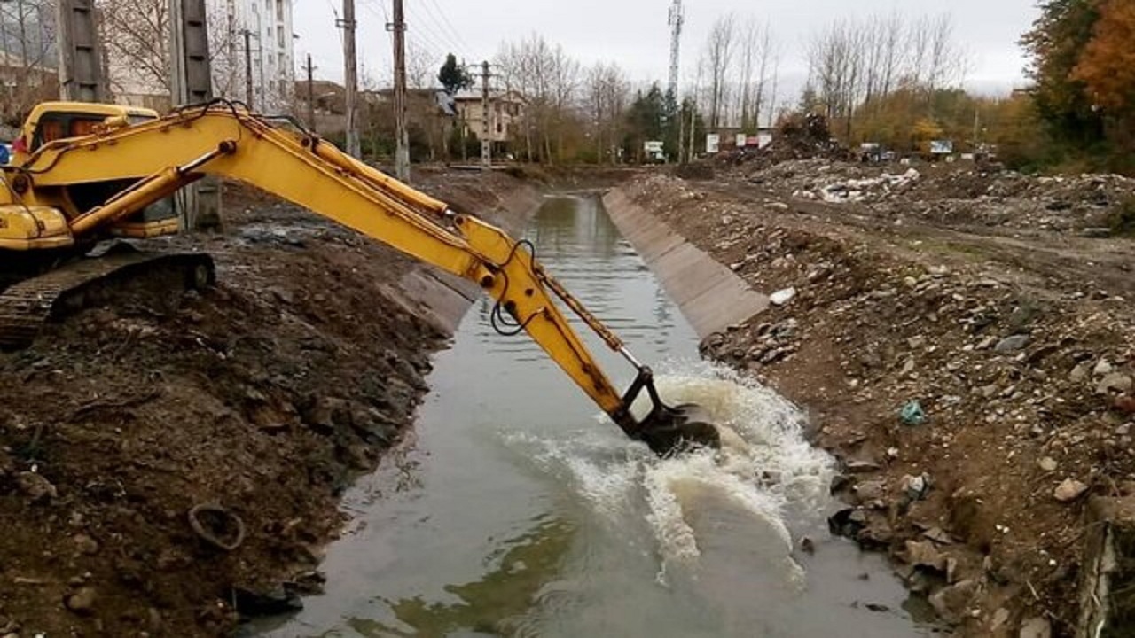 امسال ۱۵ کیلومتر از رودخانه و مسیل های آذربایجان غربی لایروبی شد