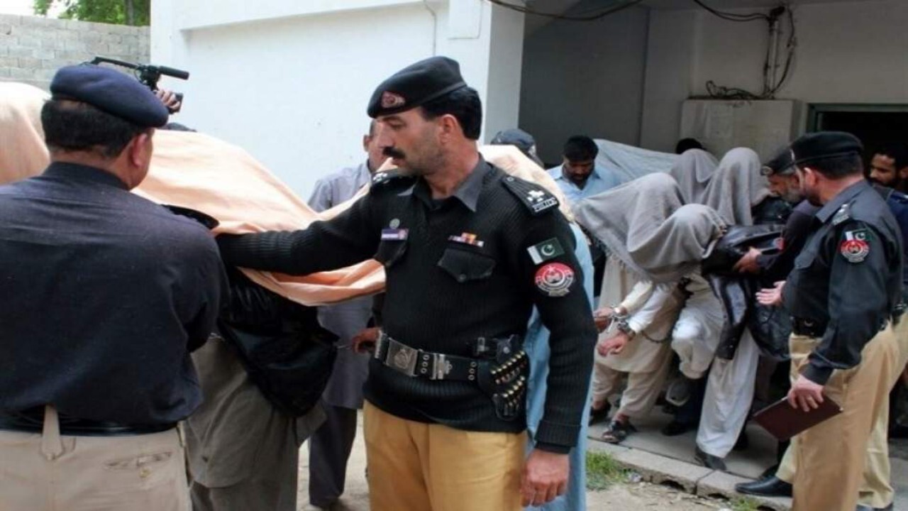 پاکستان ۱۲۲ مهاجر افغانستانی را بازداشت کرد
