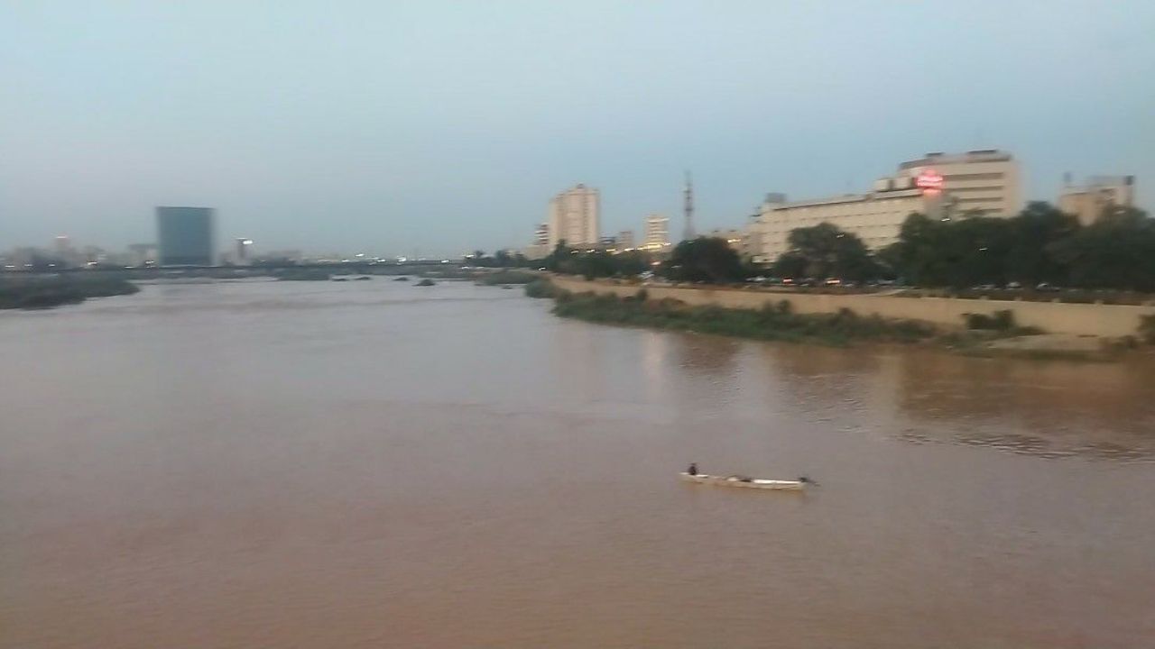 پر آب شدن کارون پس از بارش‌ها در بالادست + فیلم