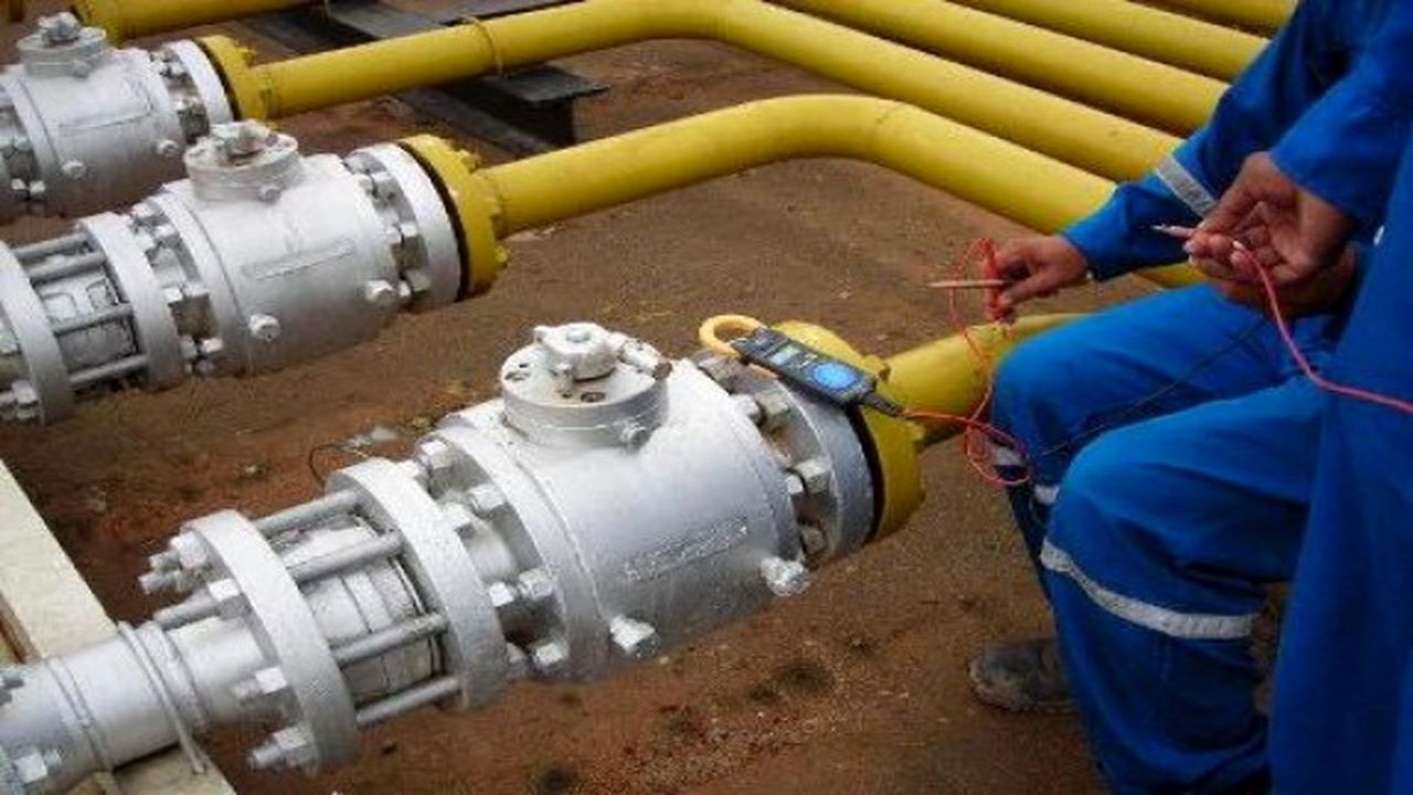 نشت‌یابی بیش از ۲ هزار کیلومتر خطوط تغذیه، شبکه شهری و روستایی در ایلام