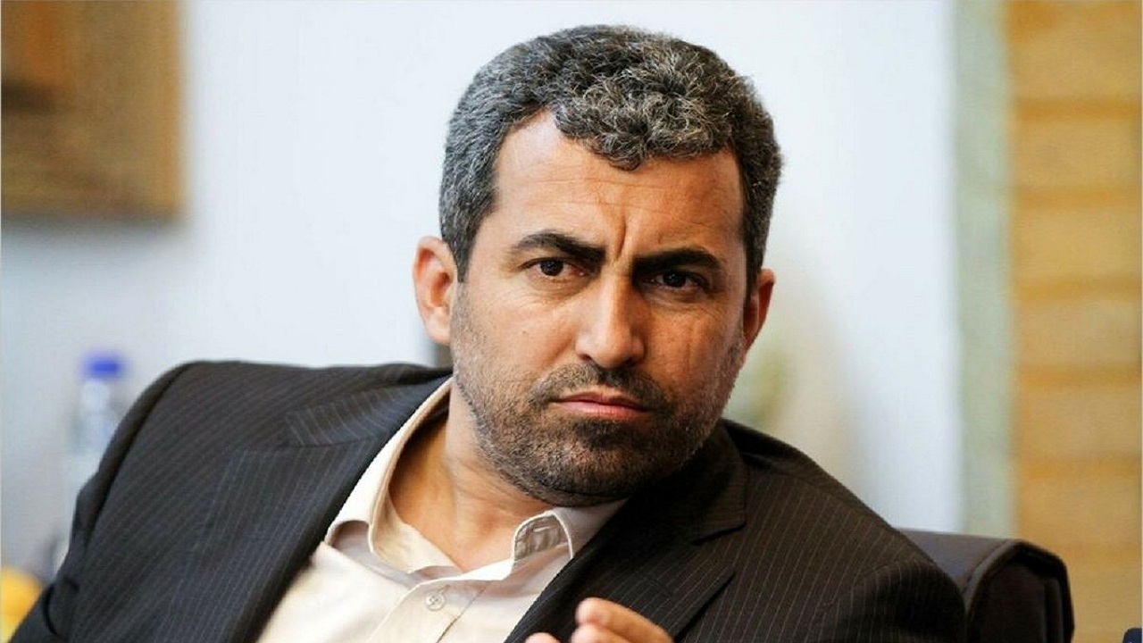 کارت عضویت درکتابخانه برای پورابراهیمی صادر شد
