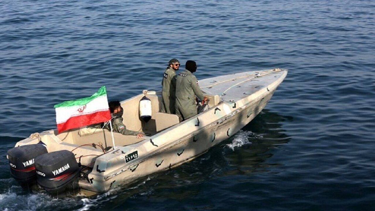 درگیری مرزبانان با قاچاقچیان مواد مخدر در آب‌های دریای عمان