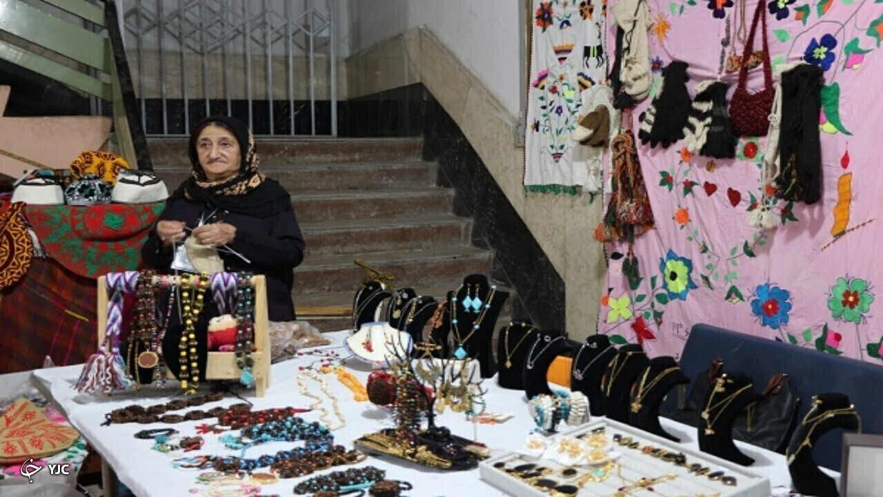 پرداخت ۲۲۰ میلیارد ریال تسهیلات به هنرمندان صنایع دستی آذربایجان غربی