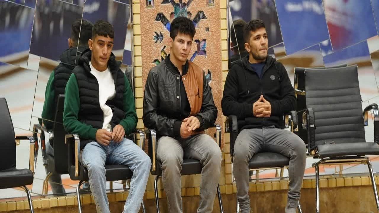 تجلیل از ملی‌پوشان قم توسط فدراسیون کشتی