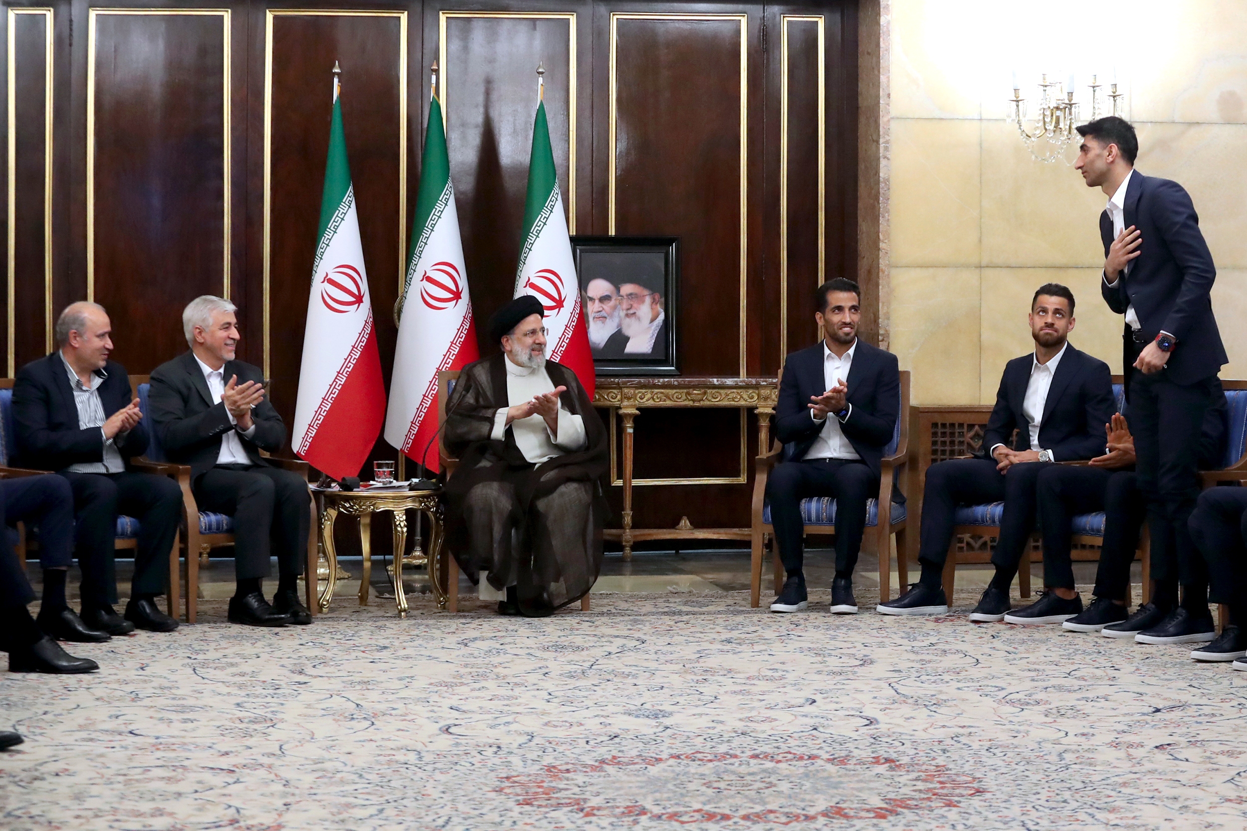 رئیس جمهور برای ملی پوشان در مراسم بدرقه آرزوی موفقیت کرد
