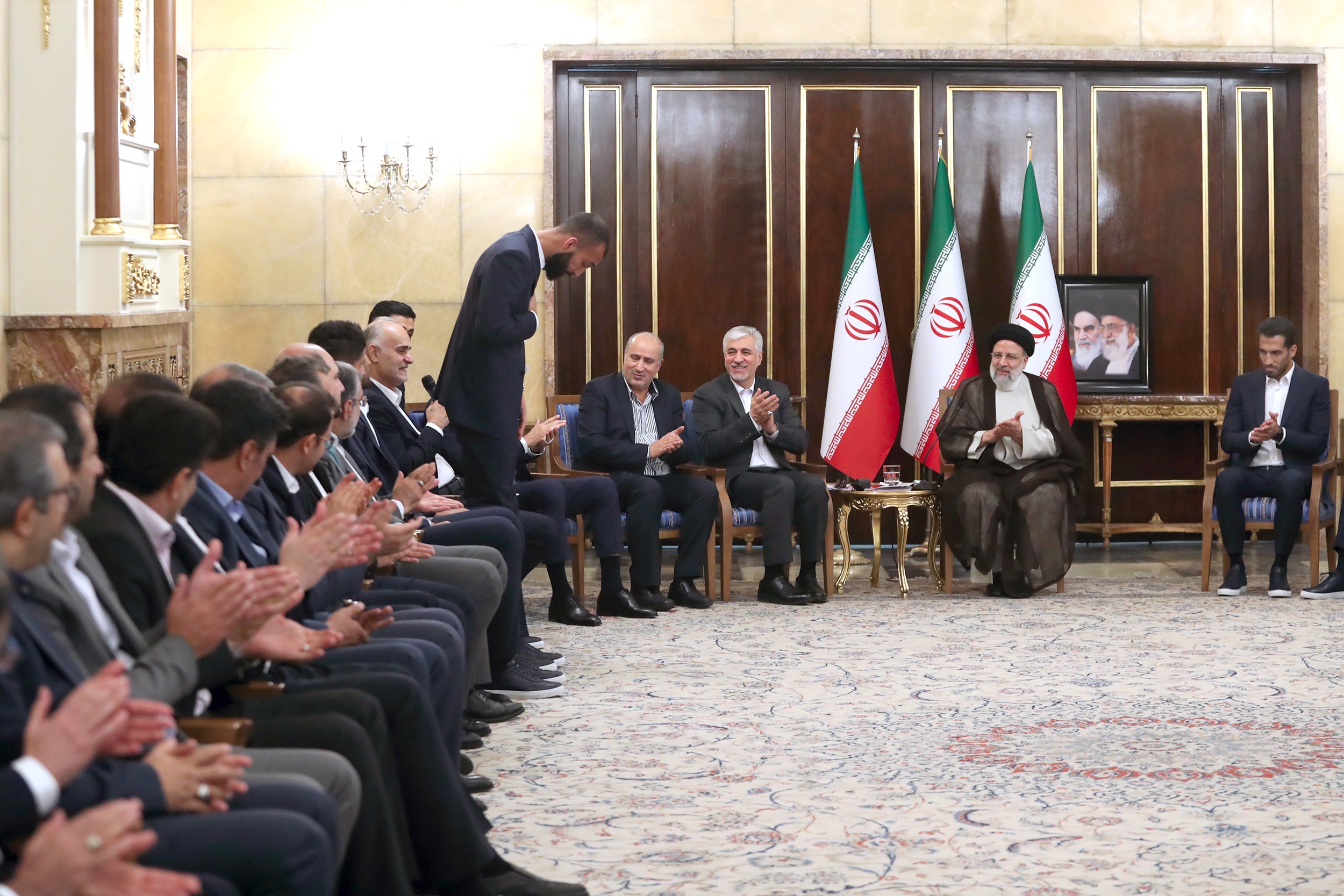 رئیس جمهور برای ملی پوشان در مراسم بدرقه آرزوی موفقیت کرد