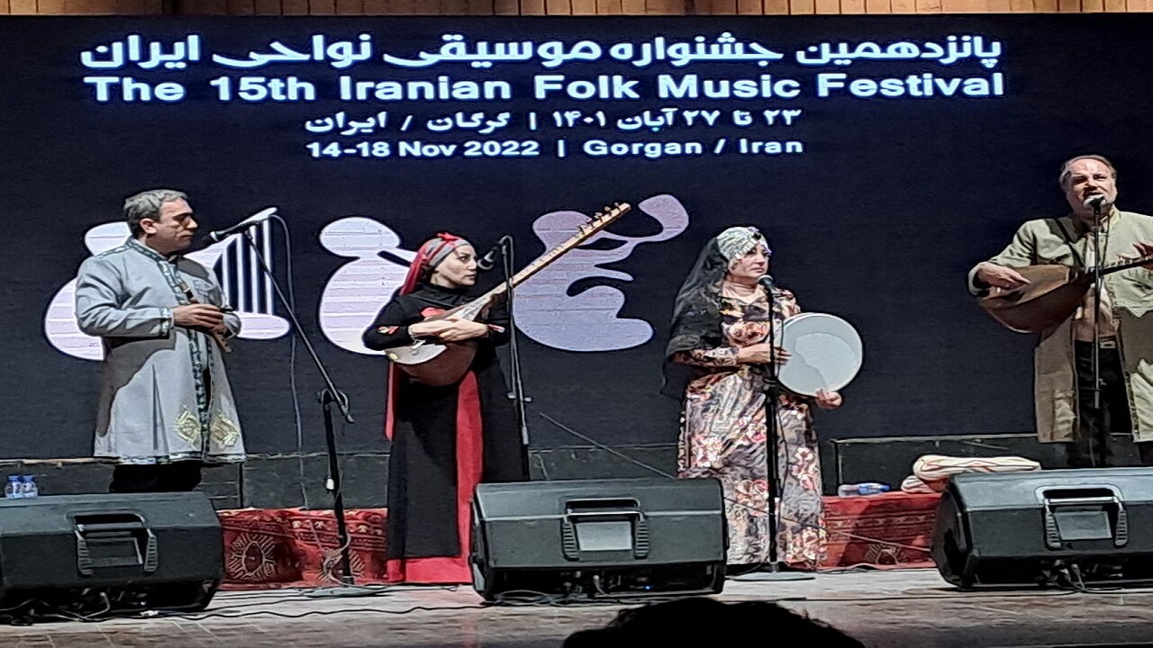 دلنوازی ساز‌های مازنی، آذری و کردی در کنار ساز افغانستان در نخستین شب جشنواره موسیقی نواحی ایران