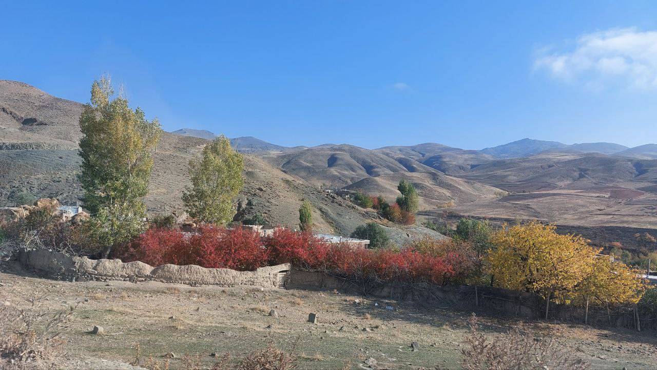 طبیعت پاییزی و درختان رنگارنگ روستای اوچ هاچای در قالب تصاویر