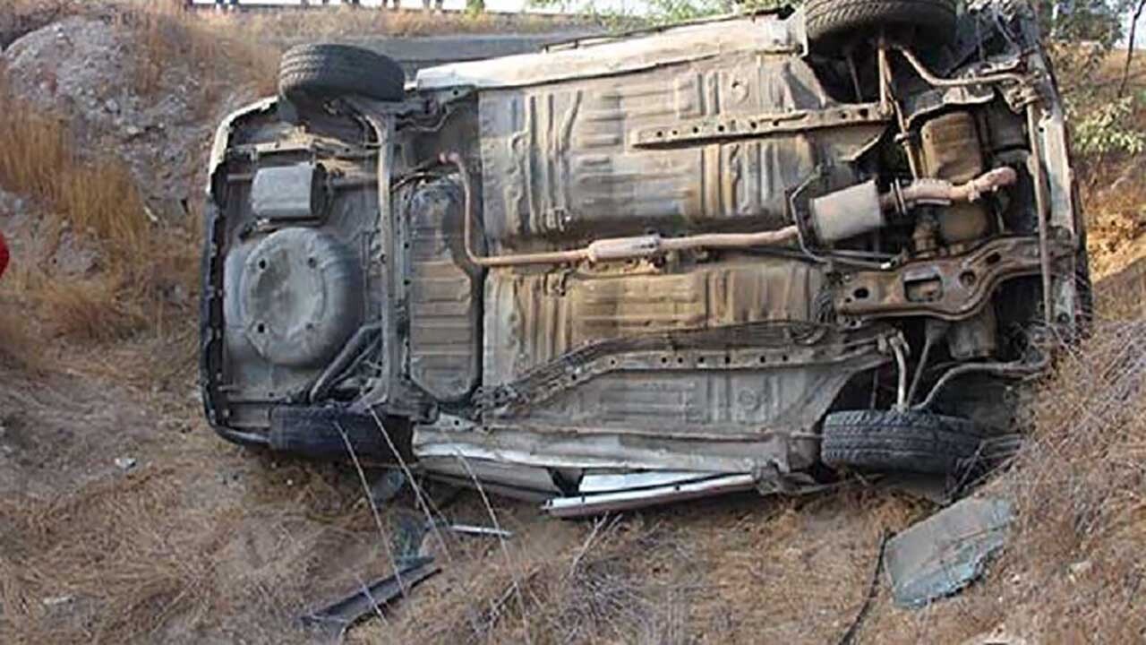واژگونی خودروی وانت باری در مهاباد