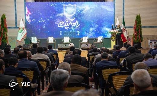 محفلی به یاد پنج سردار شهید در یزد+تصاویر محفلی به یاد پنج سردار شهید در یزد+تصاویر