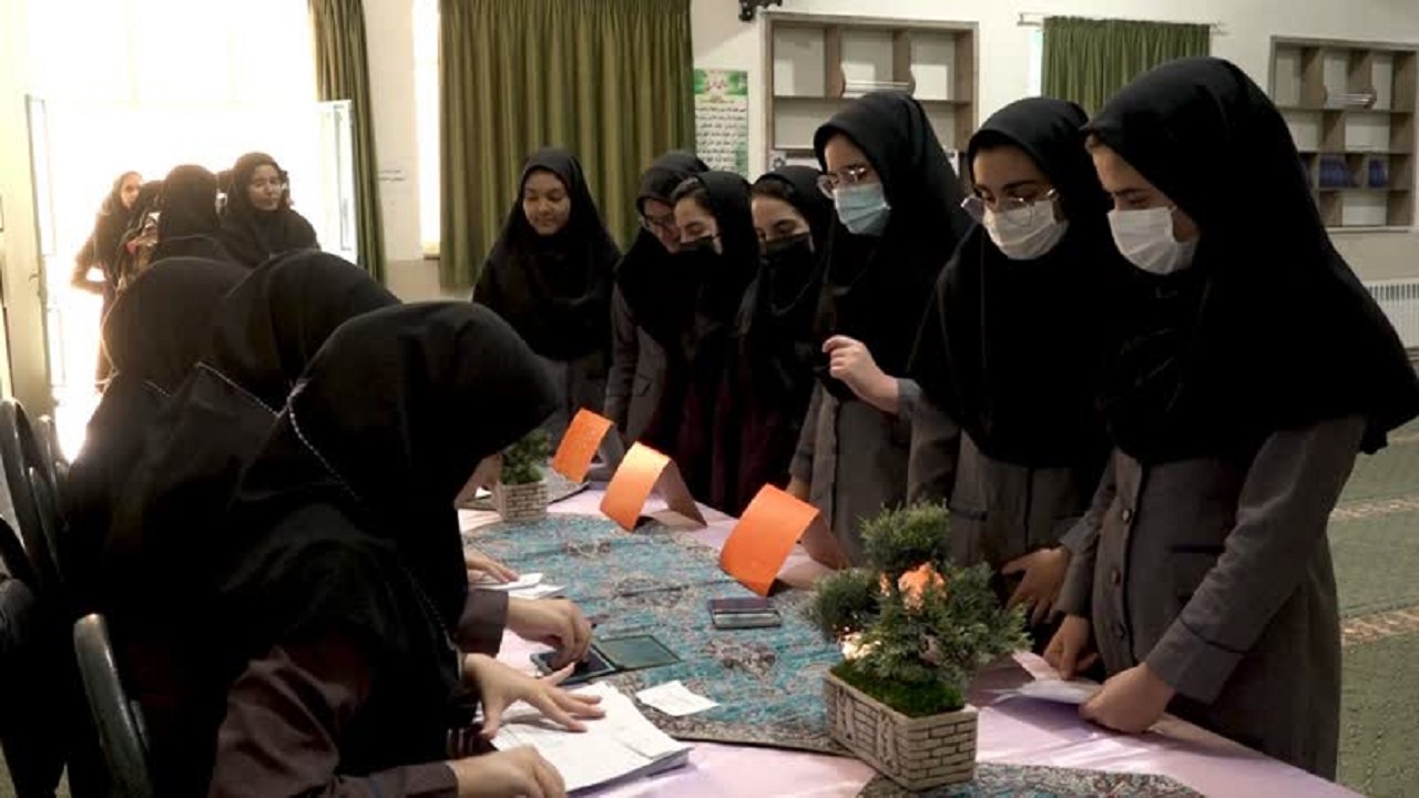برگزاری انتخابات شورای دانش آموزی در بافق