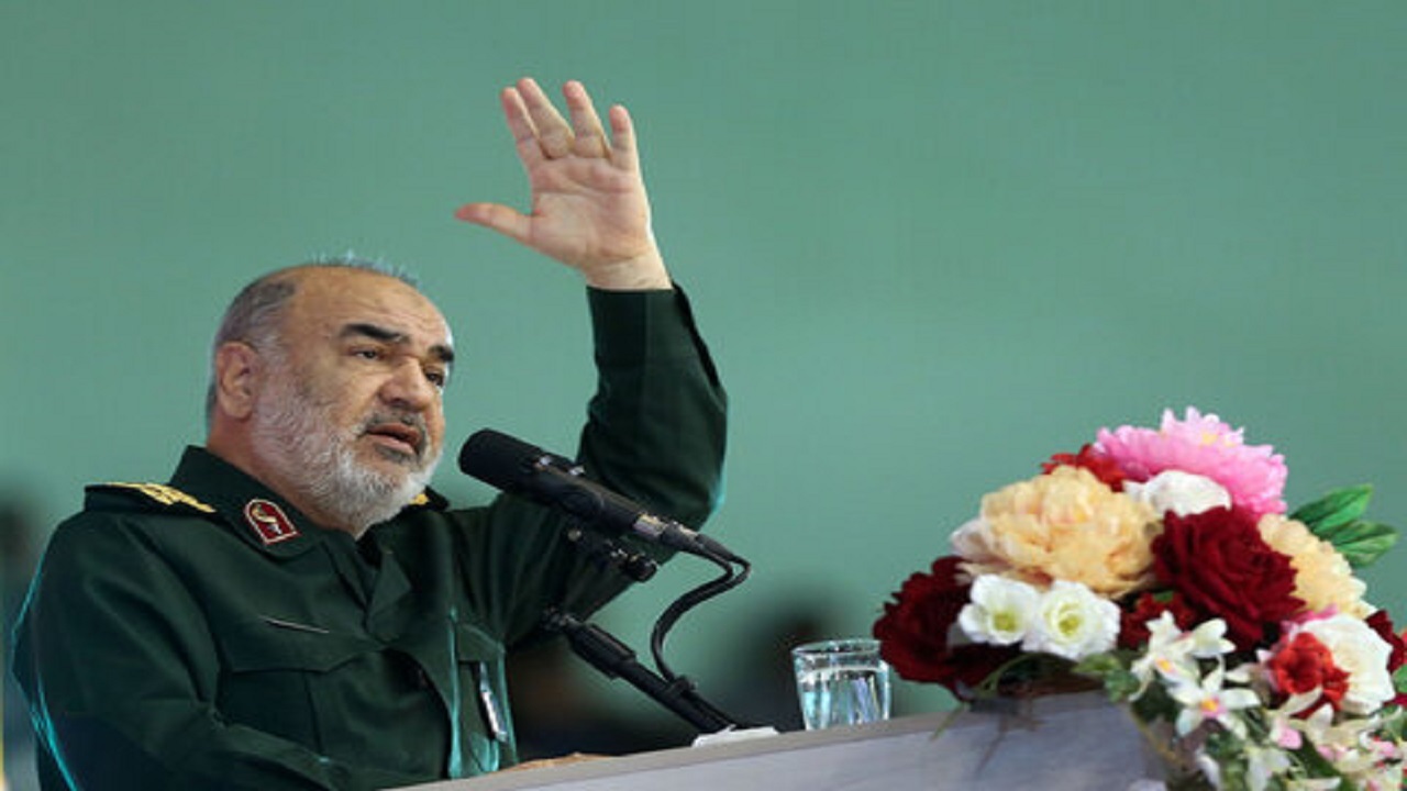 سردار سلامی در کنگره ملی ۶۰۹۰ شهید استان قم سخنرانی می‌کند