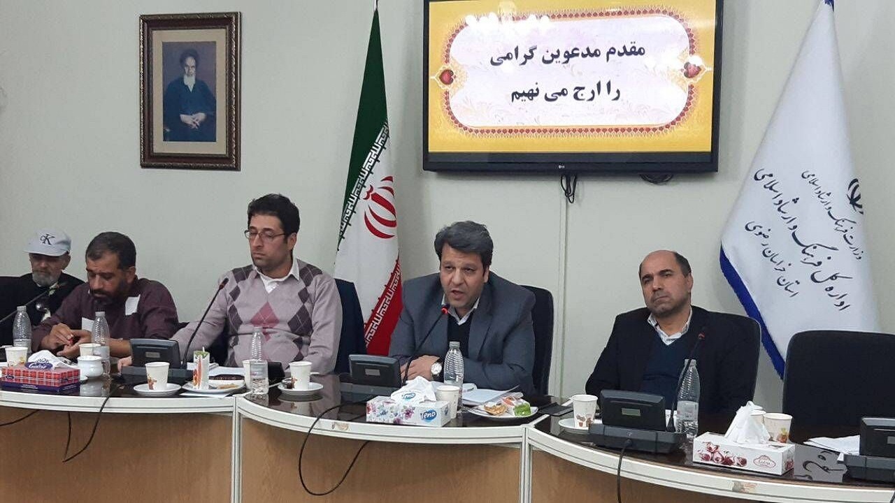 عده‌ای بیشترین تسهیلات را گرفته و ژست اپوزیسیون هم می‌گیرند