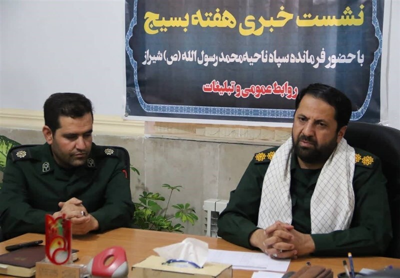 بسیجیان از نظام و انقلاب اسلامی دفاع می‌کنند