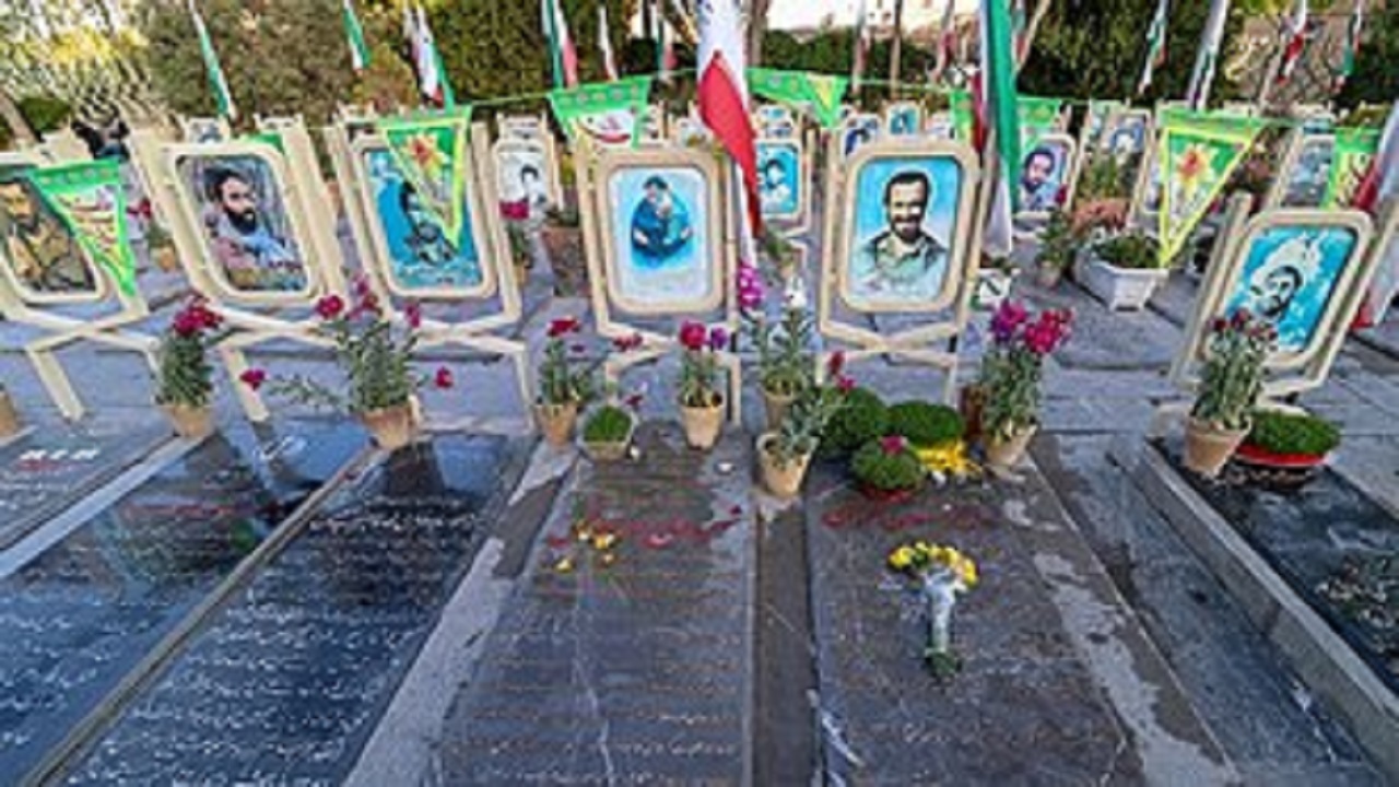 رونمایی از المان ۲۵ آبان در گلستان شهدای اصفهان