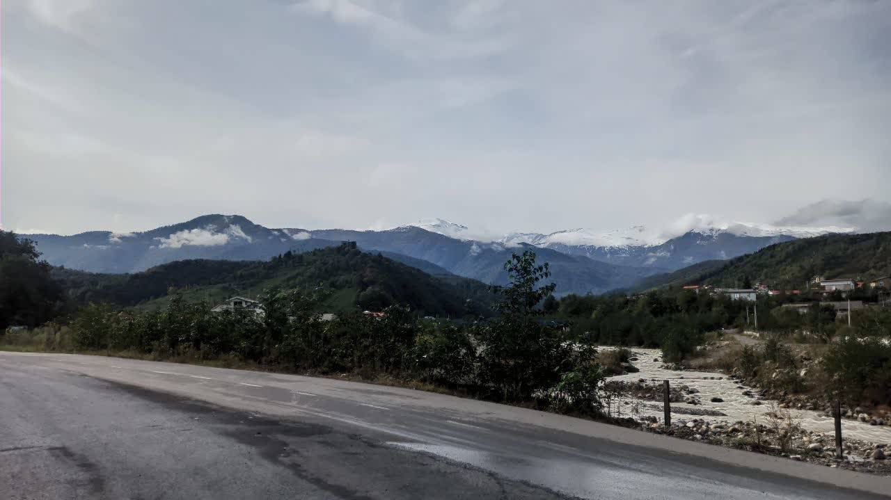 تصاویری از رخ نمایی برگ&zwnj;های رنگارنگ به وقت پاییز