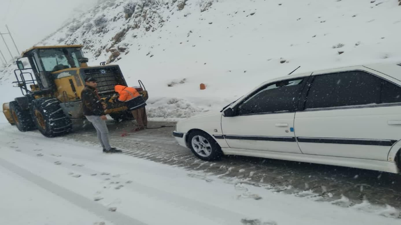 کولاک برف گردنه تته در کردستان را بست