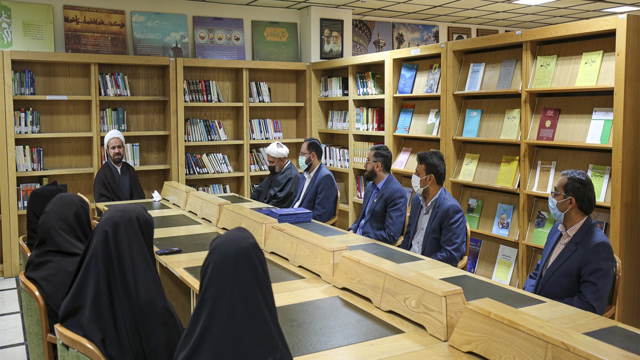 بدتر از جهل، تحجر است/ مهمترین دستاورد کتابخانه ها، تقویت روحیه علمی بشر است