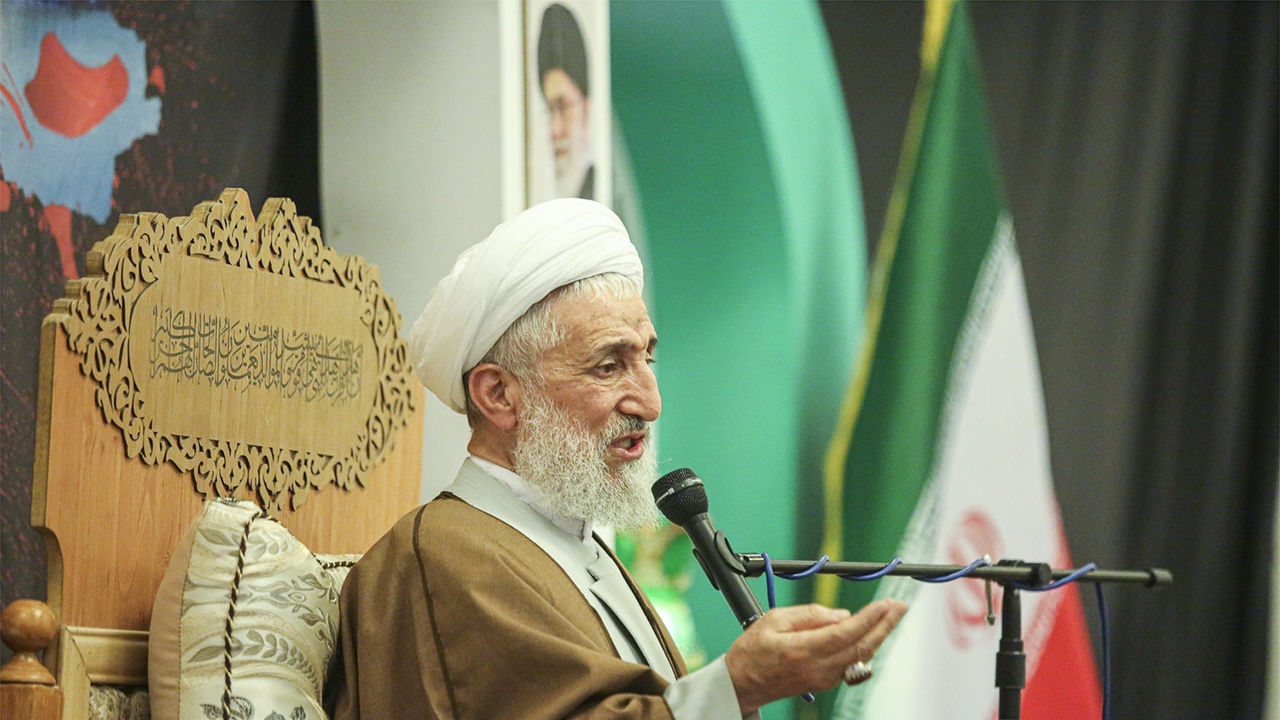 ملت ایران زیر پرچم ولایت فقیه است