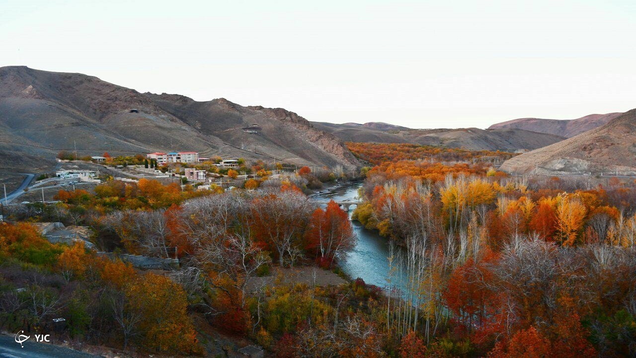 رخ نمایی برگ‌های رنگارنگ پاییزی در هوره