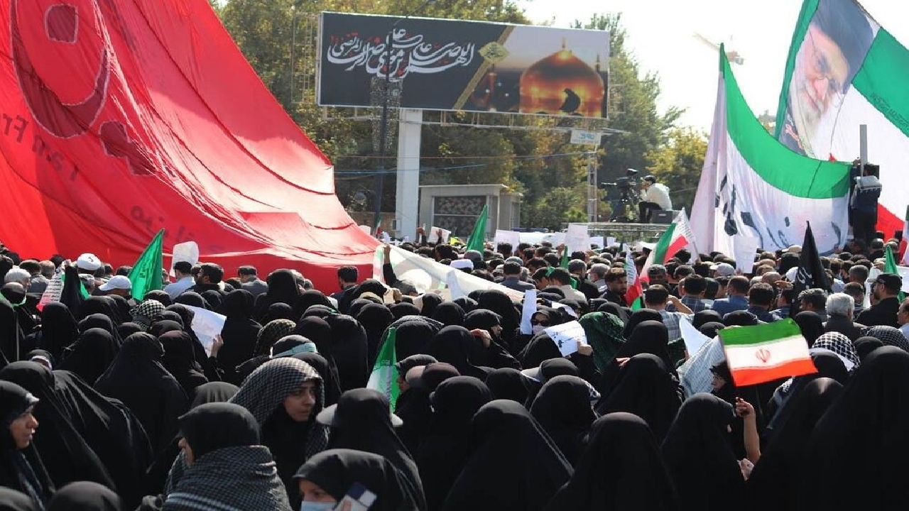 جامعه دانشگاهیان مشهد، پیکر شهدای حافظ امنیت مشهد را تشییع می‌کنند