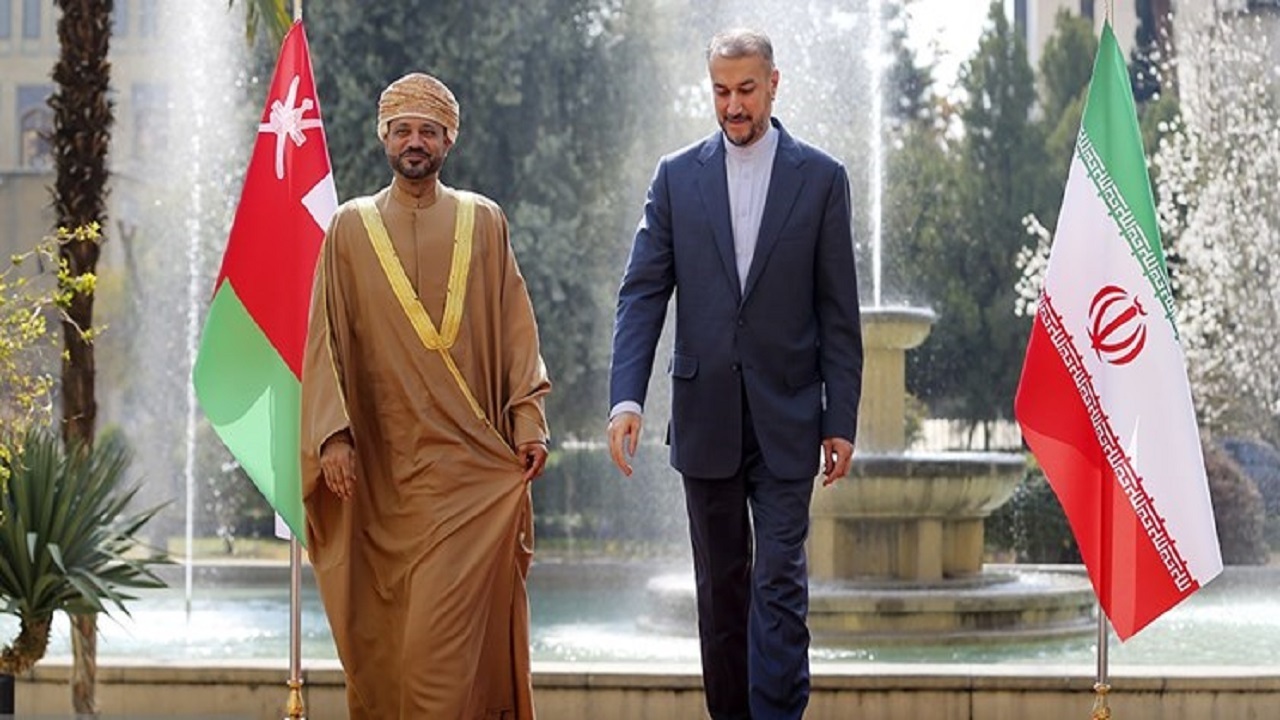 استقبال امیرعبداللهیان از وزیر خارجه عمان
