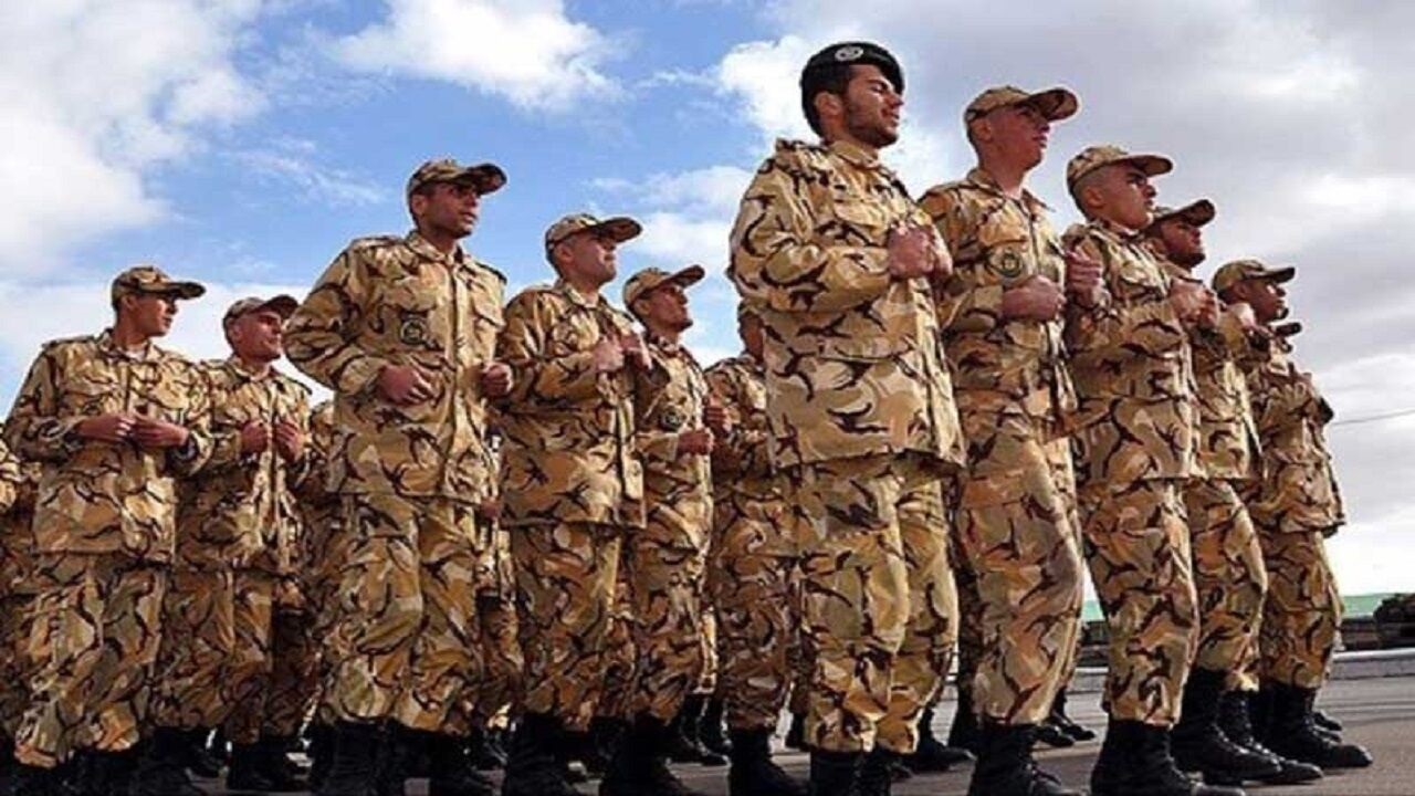 مشمولان سربازی پایه خدمتی آذرماه در صف اعزام