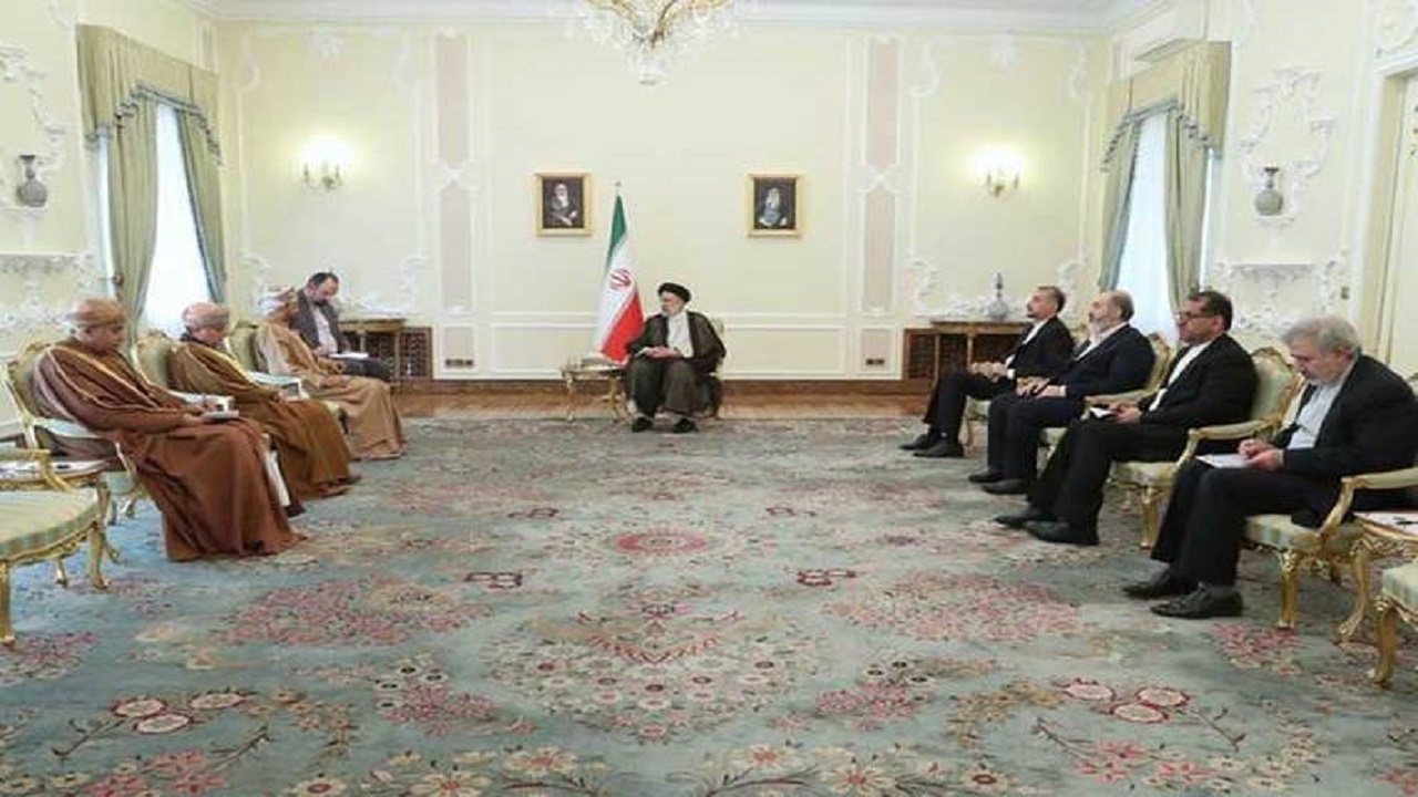 پیام همکاری و تعامل می‌دهند، اما در میدان عمل رفتار آن‌ها با گفتارشان متفاوت است