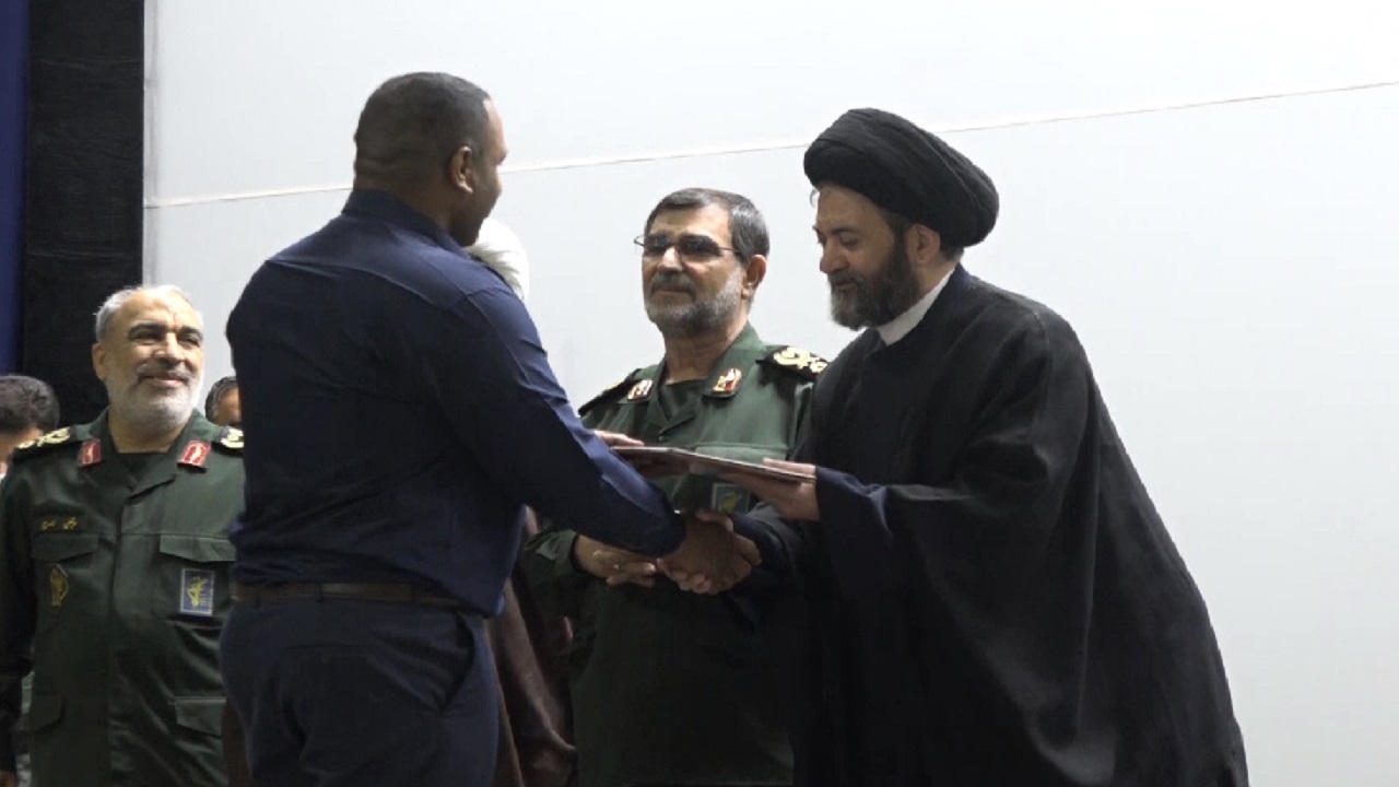 تقدیر فرمانده نیروی دریایی سپاه از ورزشکار هرمزگانی