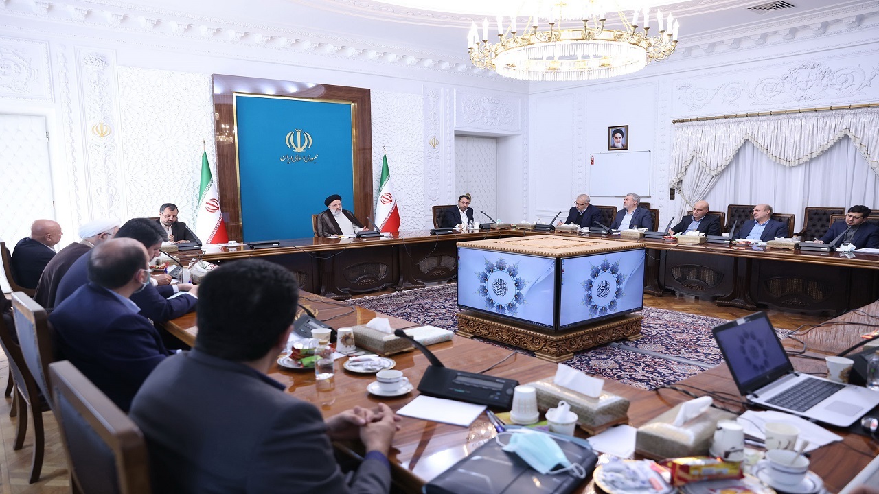 اقدامات بانک مرکزی در جهت ثبات اقتصادی و امنیت سرمایه‌گذاری باشد