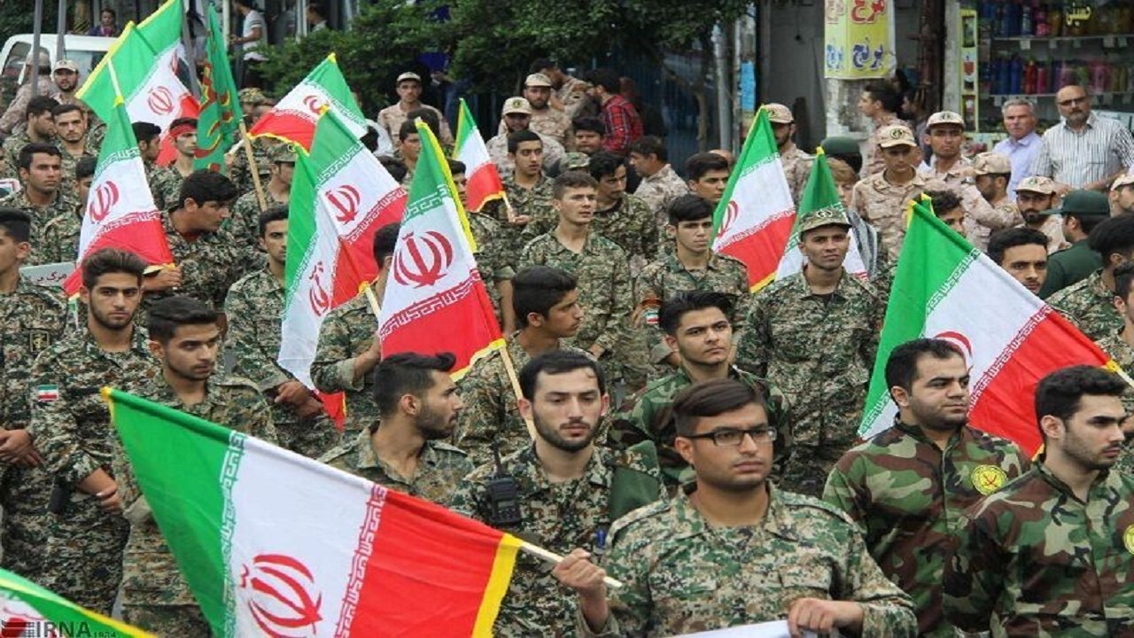 بسیج همگام با نیاز‌های انقلاب آرایش می‌گیرد