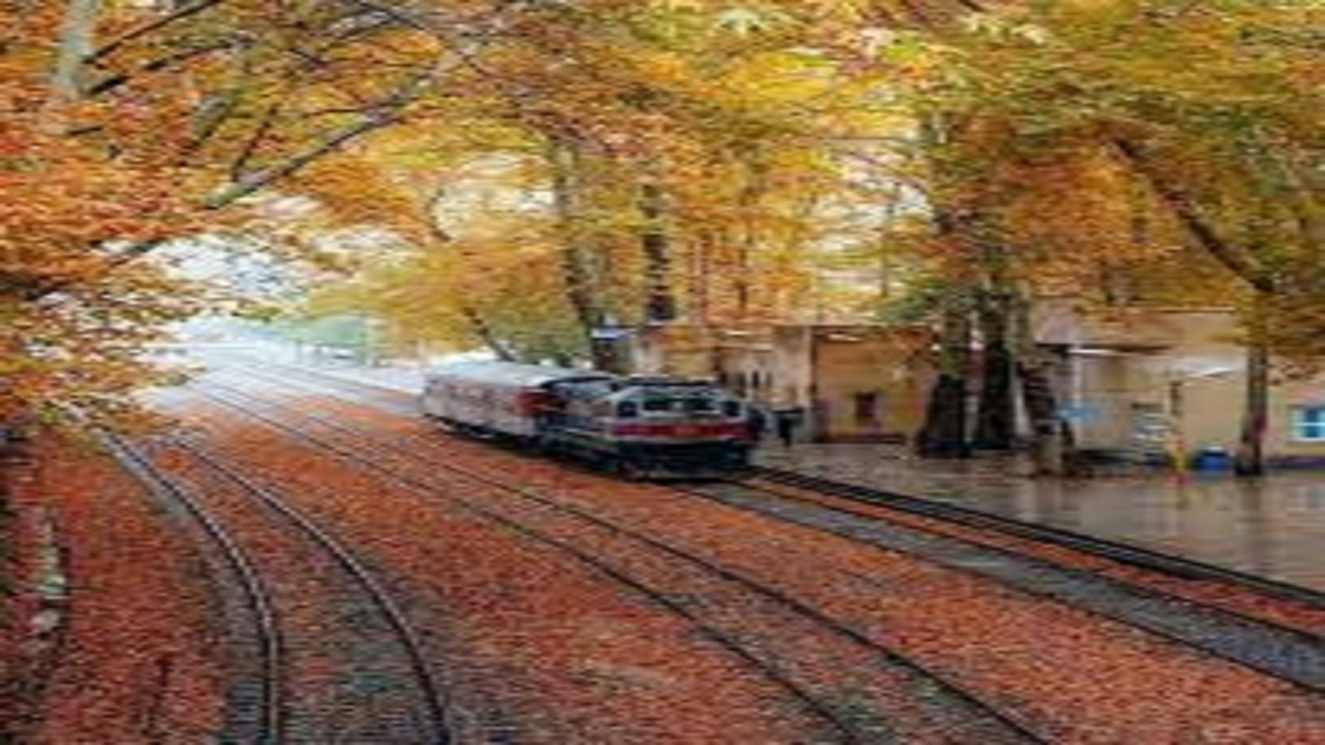 نمای پاییزی آبشار بیشه در لرستان