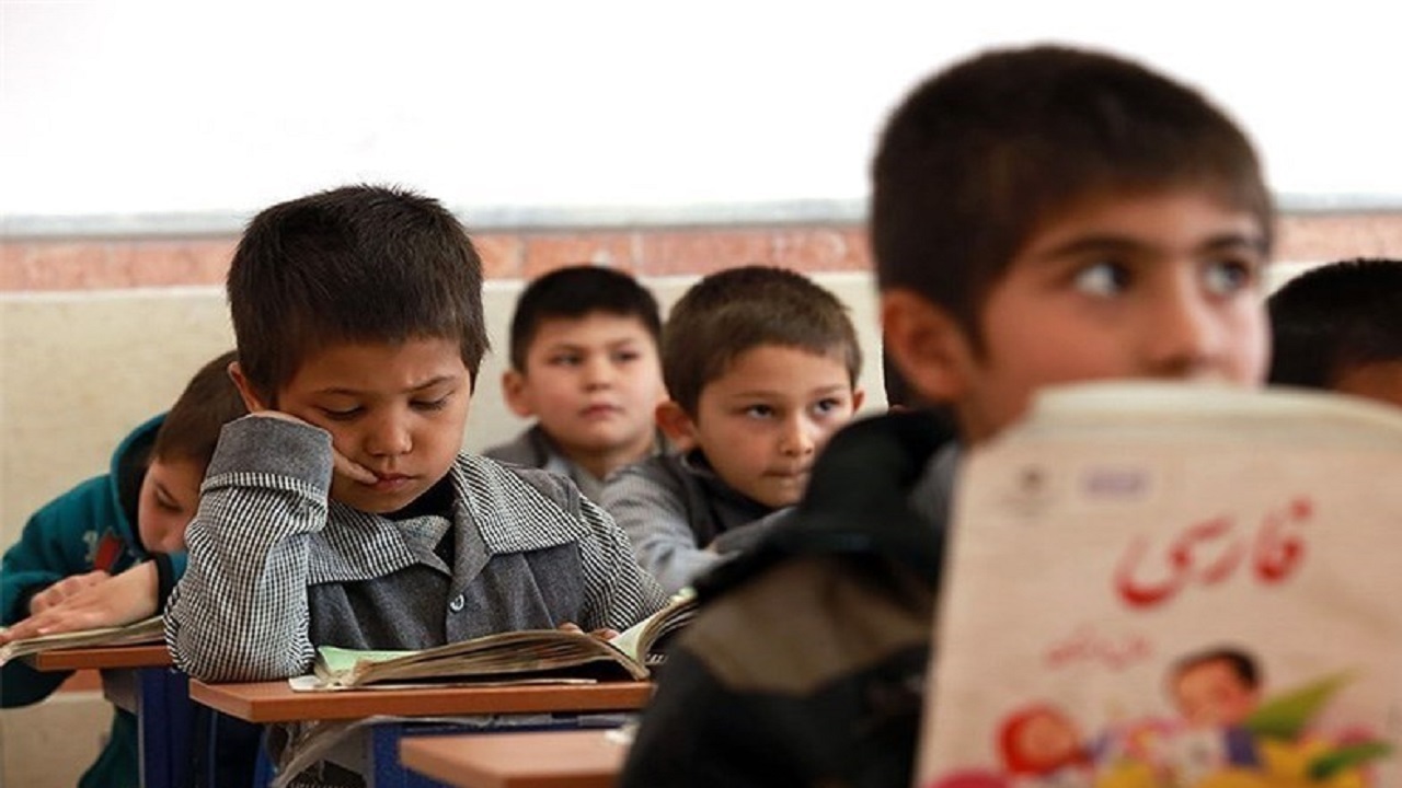 کمک ۱۵۰ میلیون تومانی به دانش آموزان نیازمند یزدی