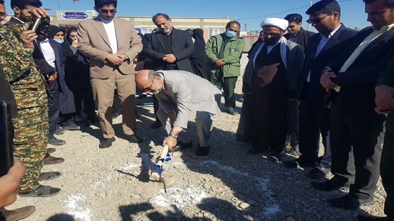 آغاز ساخت زمین چمن مصنوعی دبستان جوادالائمه (ع) درح