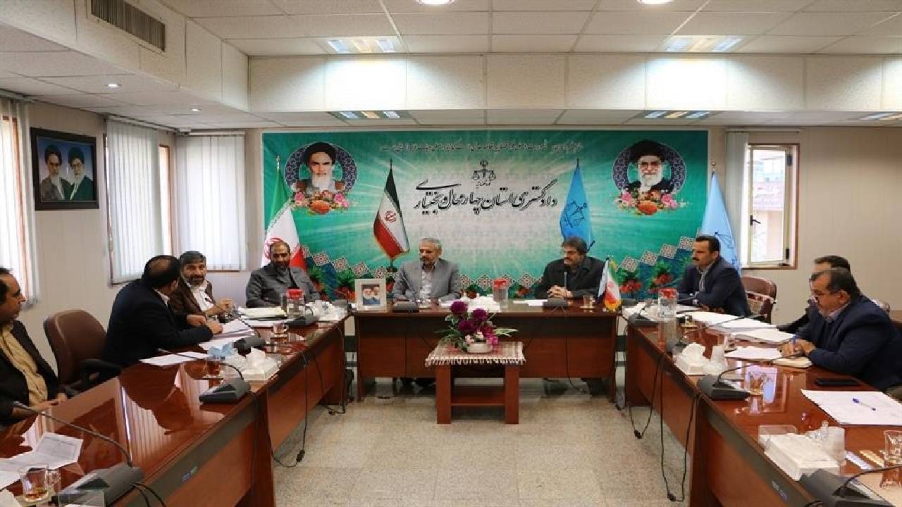 بررسی مشکلات صنایع نیمه مزاحم شهر هفشجان