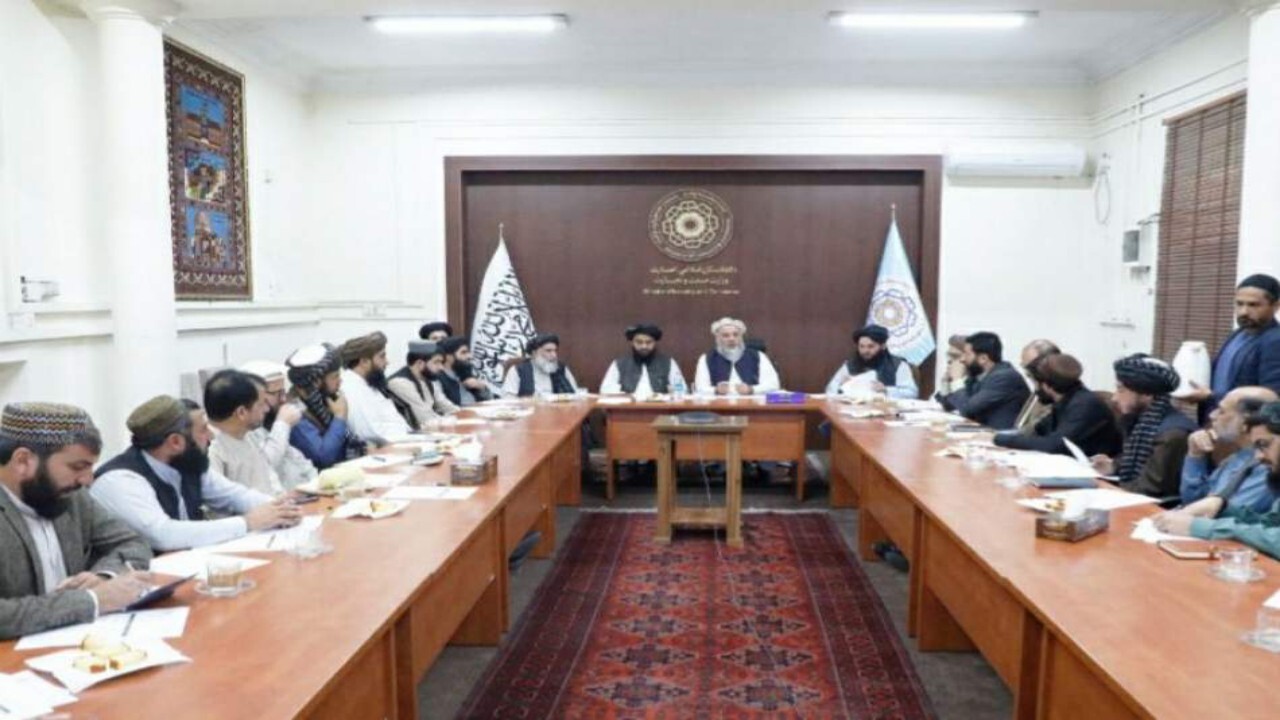 سیستم نظارت خودکار در بنادر کشور ایجاد می کنیم