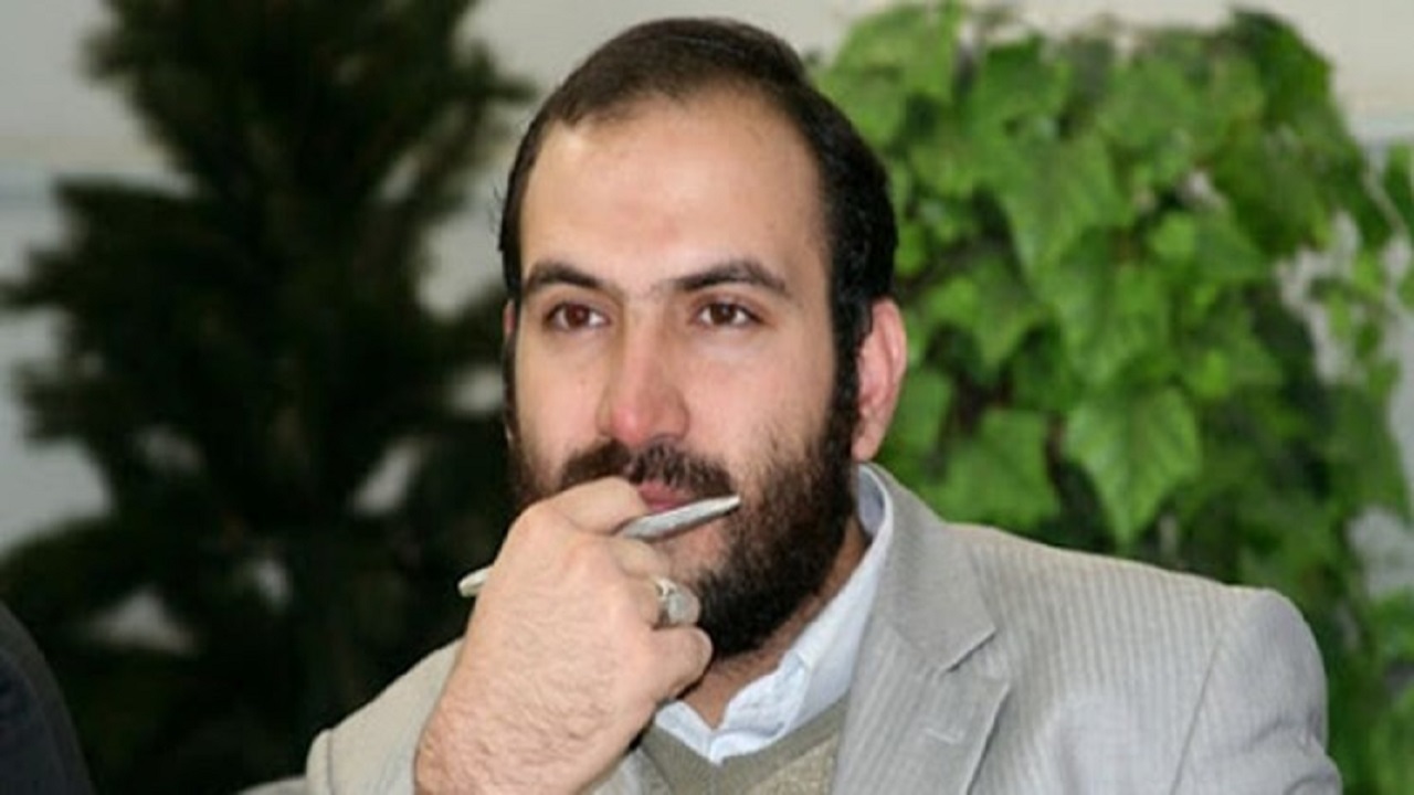 خانواده شهدا سمبل ایثار و مقاومت هستند